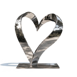 Outdoor romantic stainless steel heart statue with mirror finish for wedding venues, resorts, and luxury gardens.