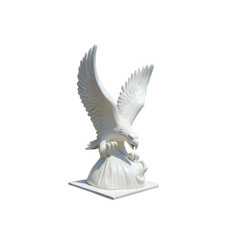 VICTORY eagle durable fiberglass statue for commercial spaces, plazas, hotel entrances, and modern environments.