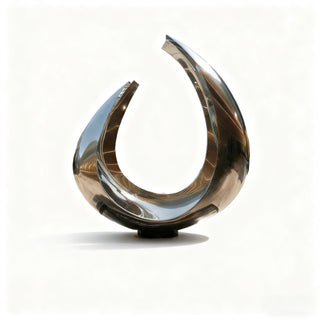 Mirror-polished stainless steel arc fountain for courtyards, villa yards and commercial landscapes.